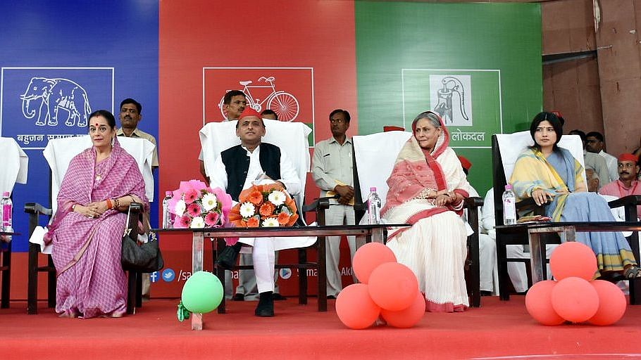 Left to right: Poonam Sinha, SP chief Akhilesh Yadav, Jaya Bachchan and Dimple Yadav.