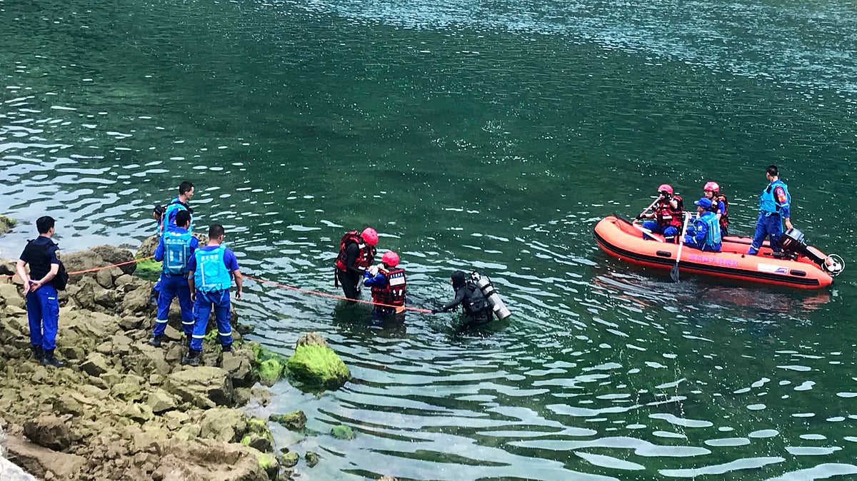 Chinese state media reported that a number of people died and others are missing after a boat capsized in southwestern China on Thursday evening. 