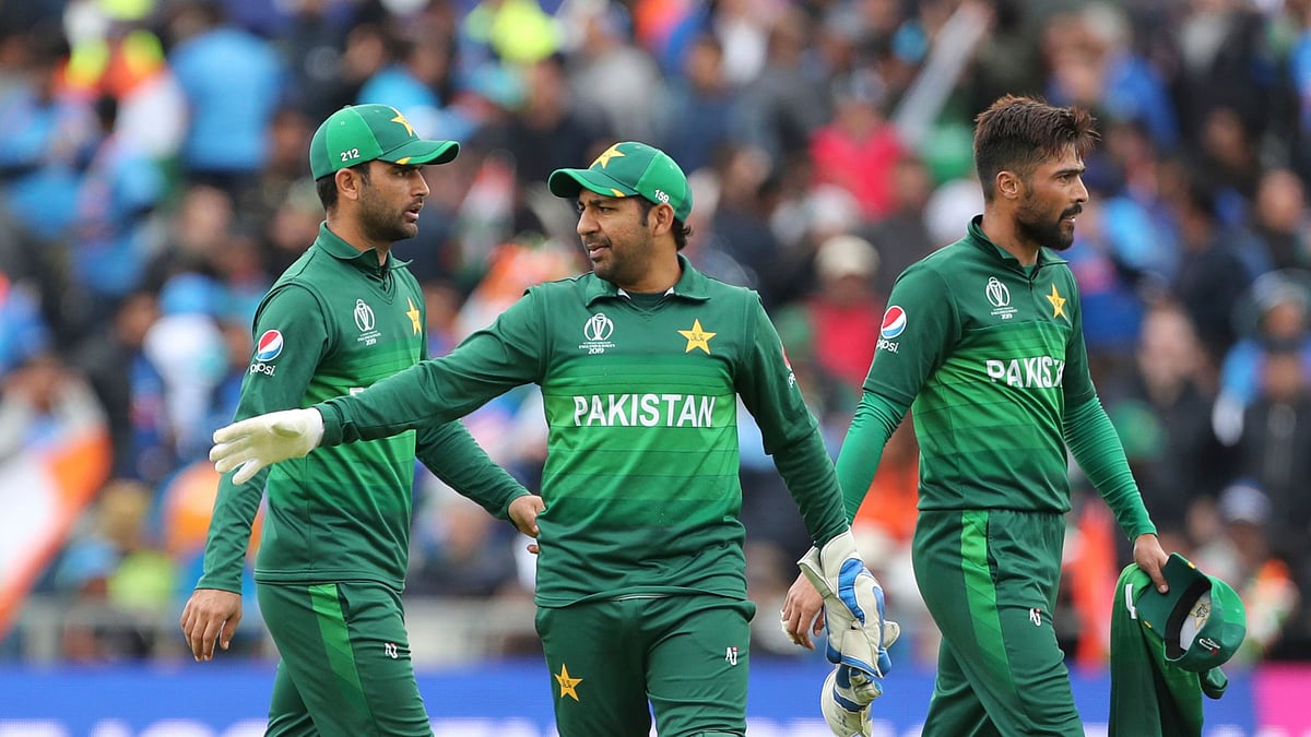 The PCB has denied reports of a rift between coach Mickey Arthur and the Pakistan cricket team.