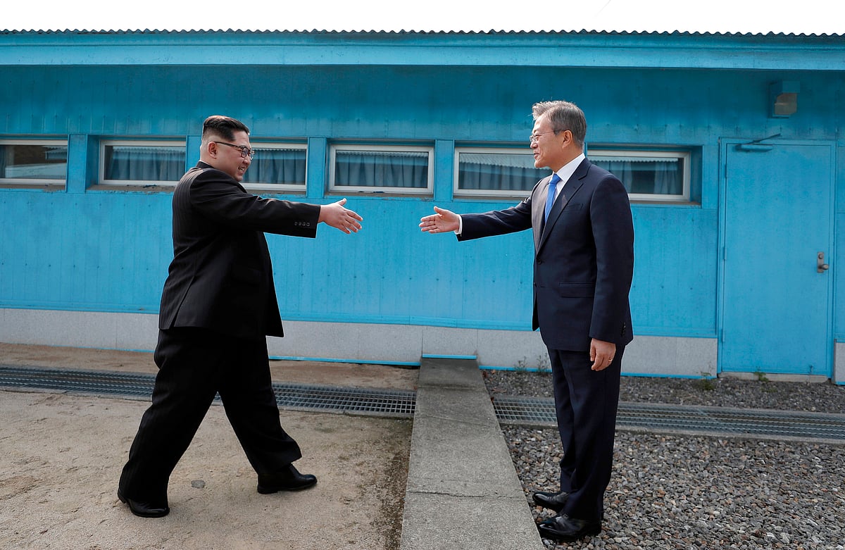 <div class="paragraphs"><p>North Korean leader Kim Jong-un meeting South Korean leader Moon Jae-in. Image used for representational purpose.</p></div>