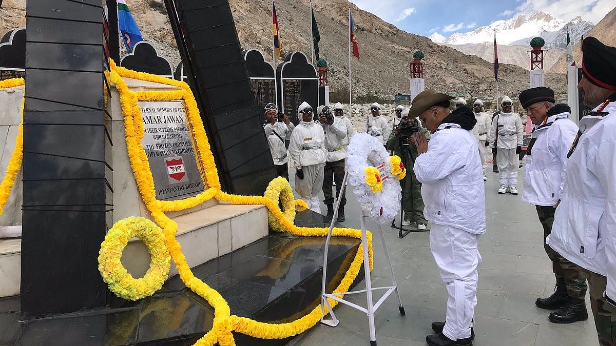 Defence Minister Rajnath Singh paid tributes to the martyred soldiers who sacrificed their lives while serving in Siachen. 