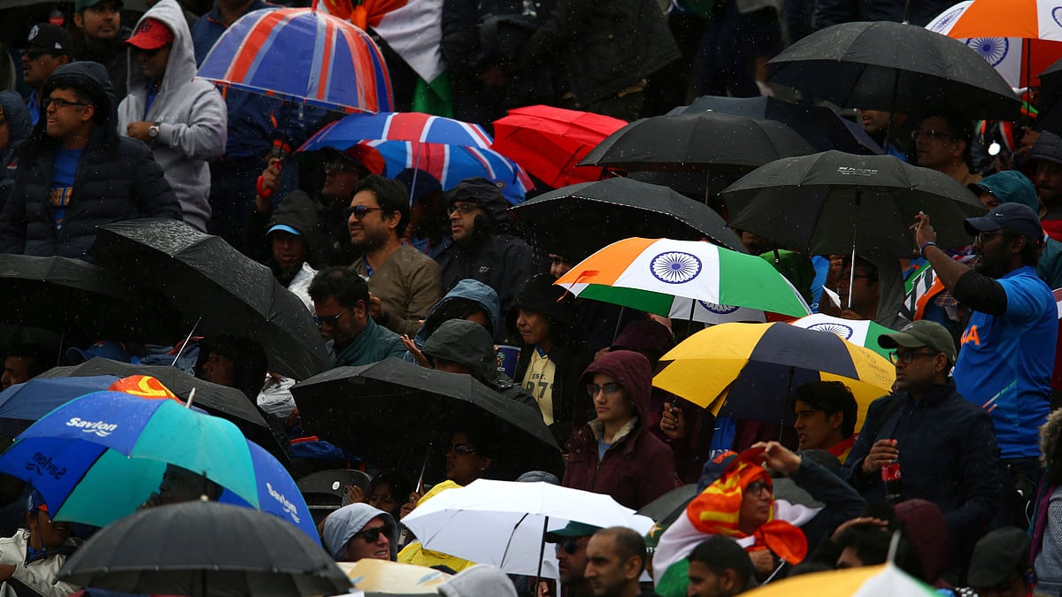ICC World Cup 2019: Pakistan are 86 runs from the par score after 35 overs.