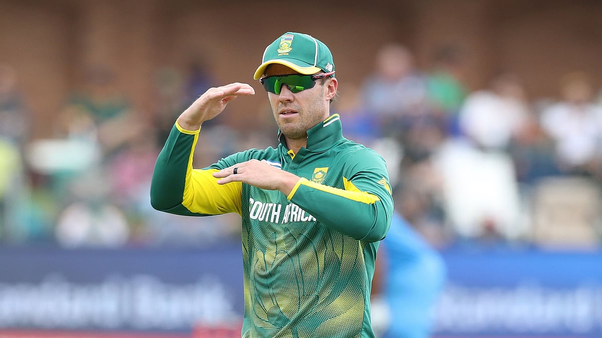 AB de Villiers offered to come out of retirement and play the World Cup for South Africa.