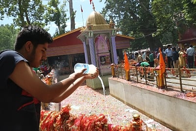 Kashmiri Pandits throng Kheer Bhawani, pray for peace. (Photo: IANS)