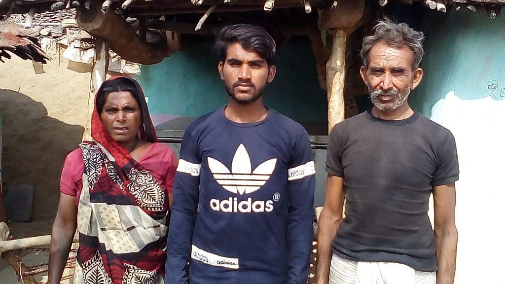 Lekhraj with his parents&nbsp;