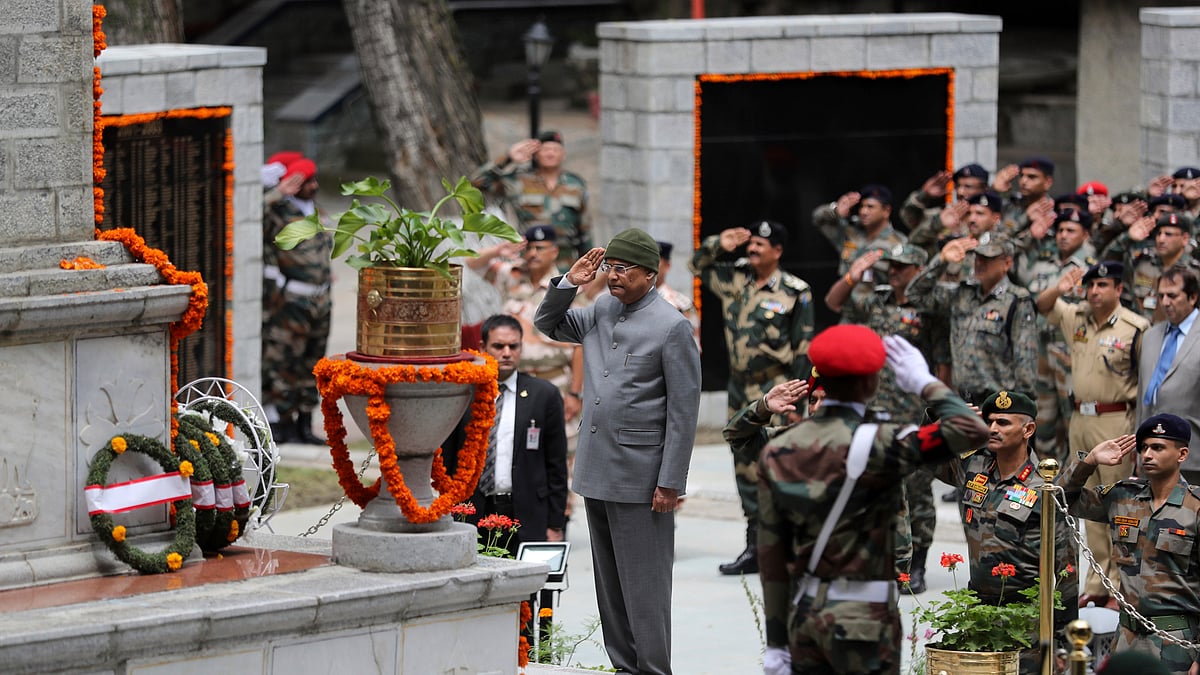 President Ram Nath Kovind salutes a memorial during Kargil Vijay Diwas, or Kargil Victory Day, at the war memorial in Srinagar, in Jammu and Kashmir, on Friday, 26 July 2019. 