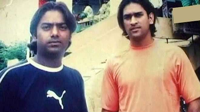 File image of Santosh Lal (L) with Mahendra Singh Dhoni (R). 