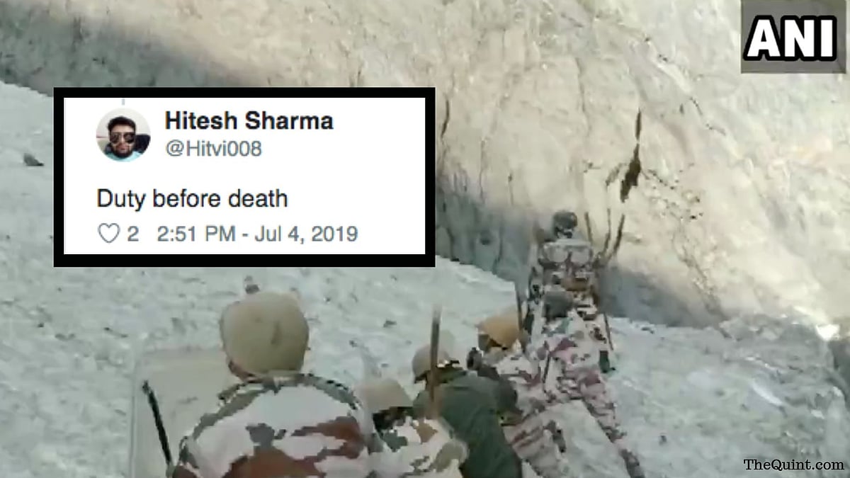 ITBP personnel brave stones to shield Amarnath yatris.&nbsp;