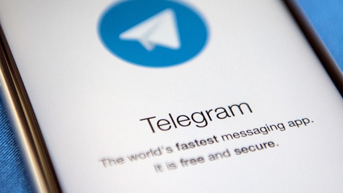 Both these so-called secure messaging apps have a vulnerability. 