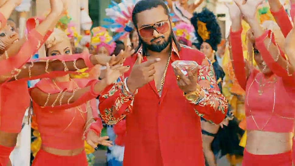 A still from the Yo Yo Honey Singh song <i>Makhna.</i>