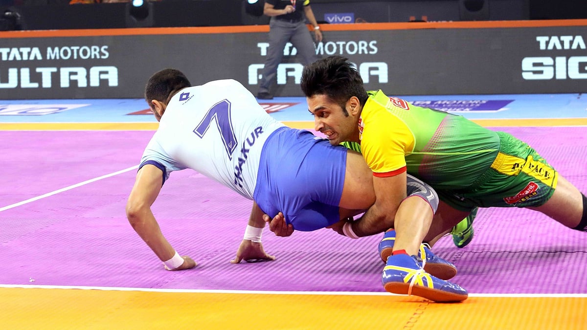 Patna Pirates beat Tamil Thalaivas 24-23 in Mumbai on Monday.