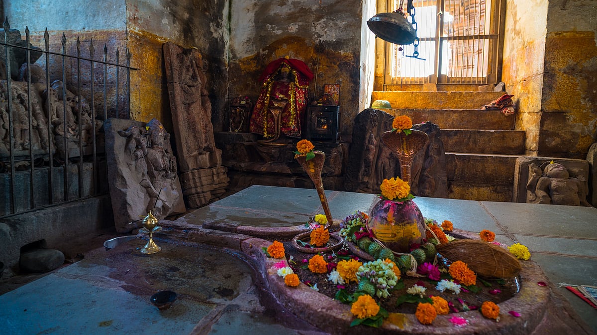 IRCTC is offering a Shravan Special 5 Jyotirlinga Yatra for just Rupees 7,560 only.