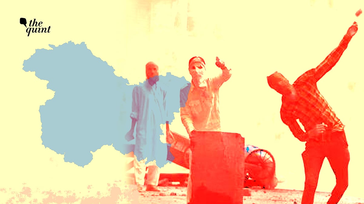 Between 100-200 protesters gathered in six different incidents of stone-pelting in Kashmir on Article 370 abrogation.&nbsp;