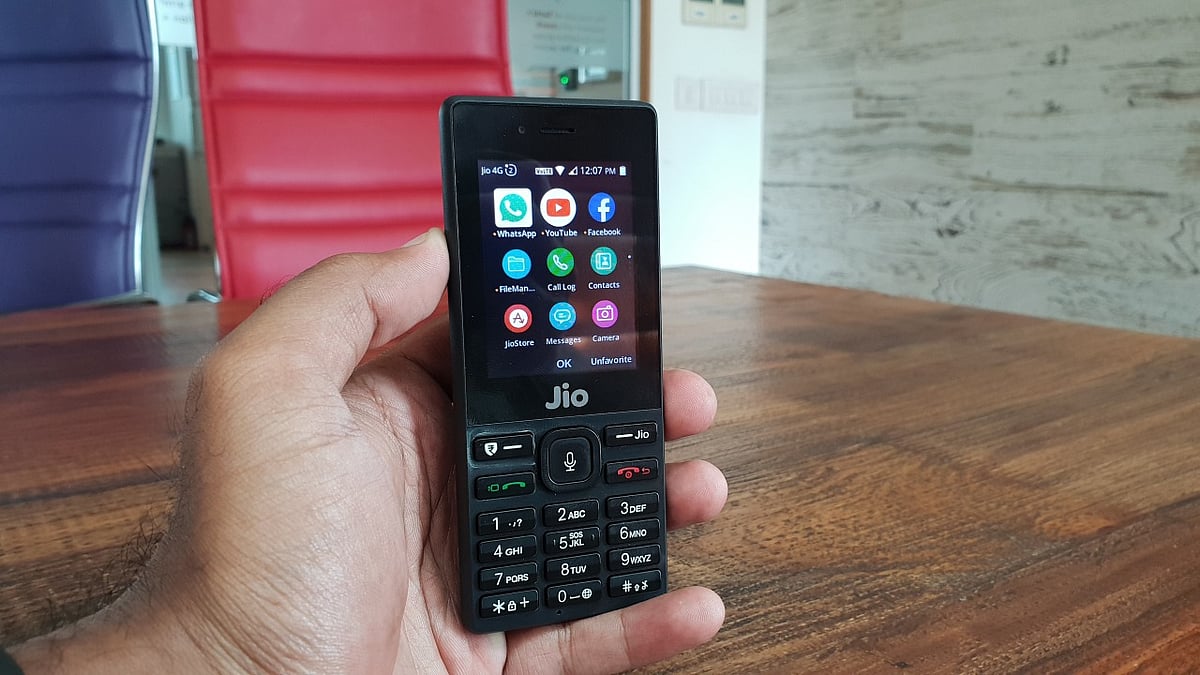 JioPhone supports apps like WhatsApp and YouTube.