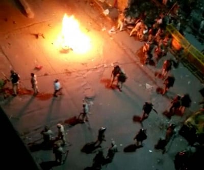 New Delhi: The Delhi Police resorted to mild lathi-charge and fired tear gas to disperse a crowd of Dalits, protesting against demolition of Saint Ravidas temple in south Delhi