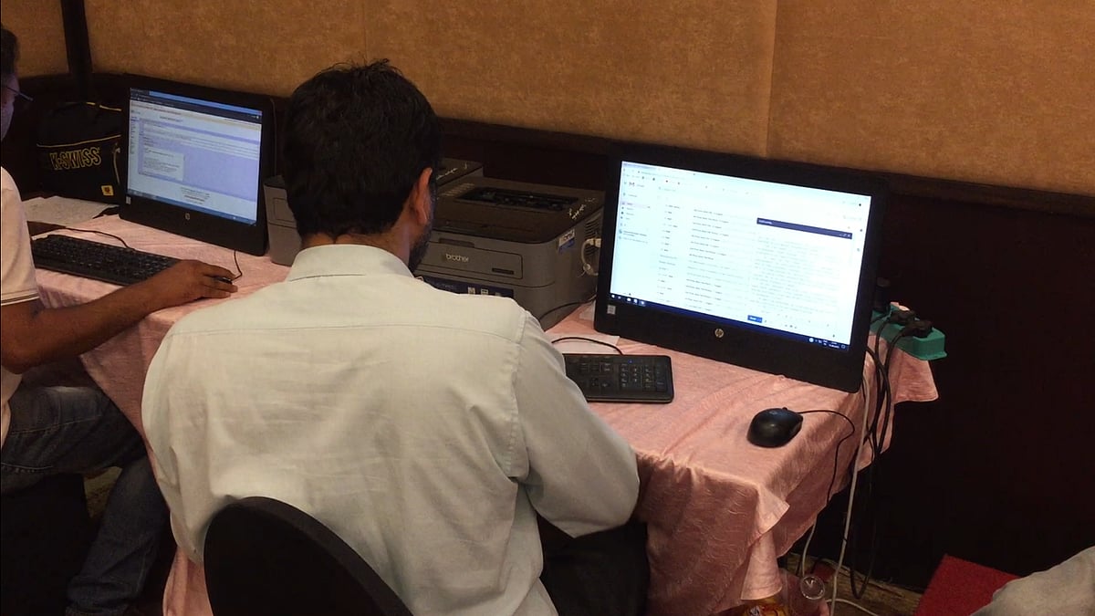 Until communication lines and internet were restored in Jammu and Kashmir on Saturday, 17 August, journalists struggled to transmit the reports back to their offices.