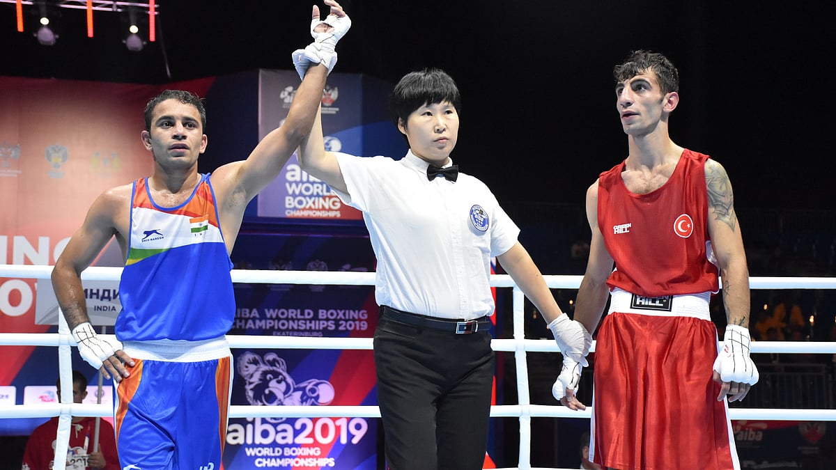 Amit Panghal (52kg) has advanced to the quarterfinals of the Boxing World Championships.