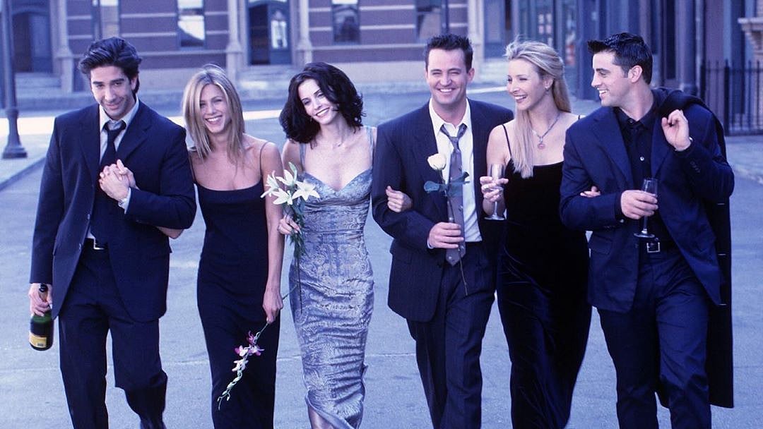 <i>Friends </i>cast posted identical pictures on Instagram. 