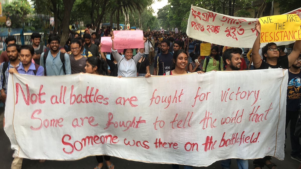 A protest banner quoting Ravish Kumar’s Ramon Magsaysay Award acceptance speech.
