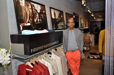 Designer Narendra Kumar Ahmed hosts Elle magazines Lisa Haydon cover bash in Khar, Mumbai. (Photo: IANS)