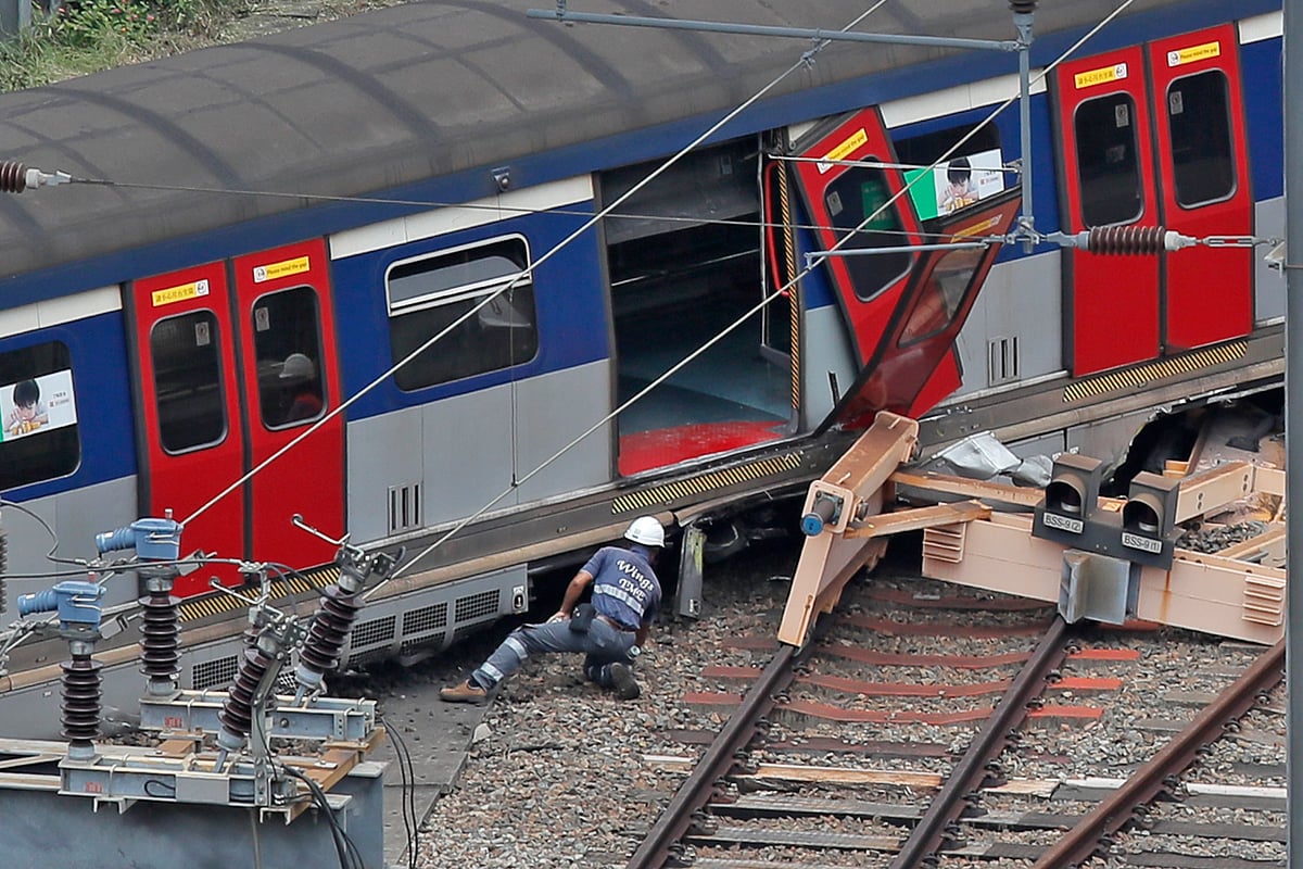 Train derails In Hong Kong during rush hour 