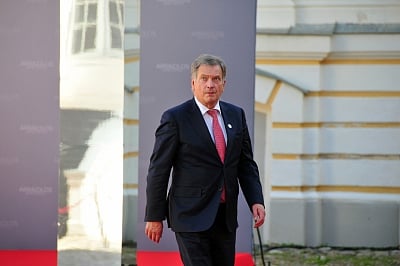 RUNDALE (LATVIA), Sept. 13, 2018 (Xinhua) -- Finnish President Sauli Niinisto arrives for the summit of the presidents of 13 European Union member states in Rundale, Latvia, Sept. 13, 2018. A two-day summit of the presidents of 13 European Union member states, who form the so-called Arraiolos group, kicked off in Latvia on Thursday. (Xinhua/Janis/IANS)