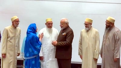 Houston: Prime Minister Narendra Modi interacting with the Dawoodi Bohra community, in Houston, USA on Sep 22, 2019. (Photo: IANS/PIB)