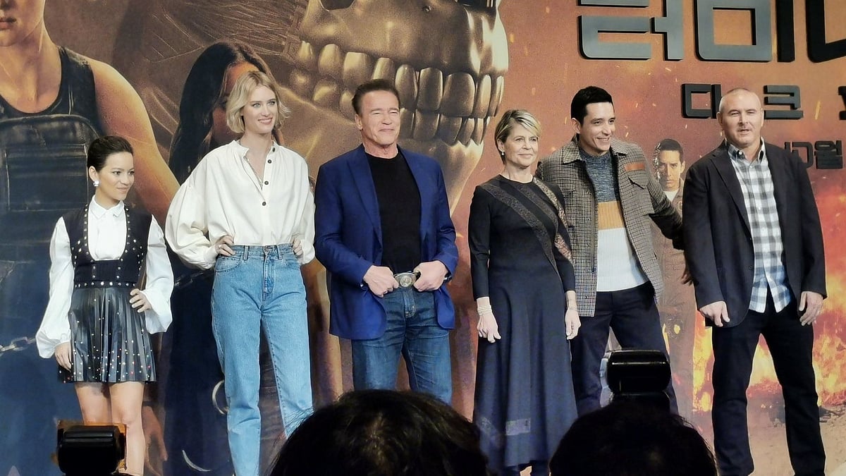 Arnold Schwarzenegger with the team of <i>Terminator: Dark Fate </i>in Seoul.
