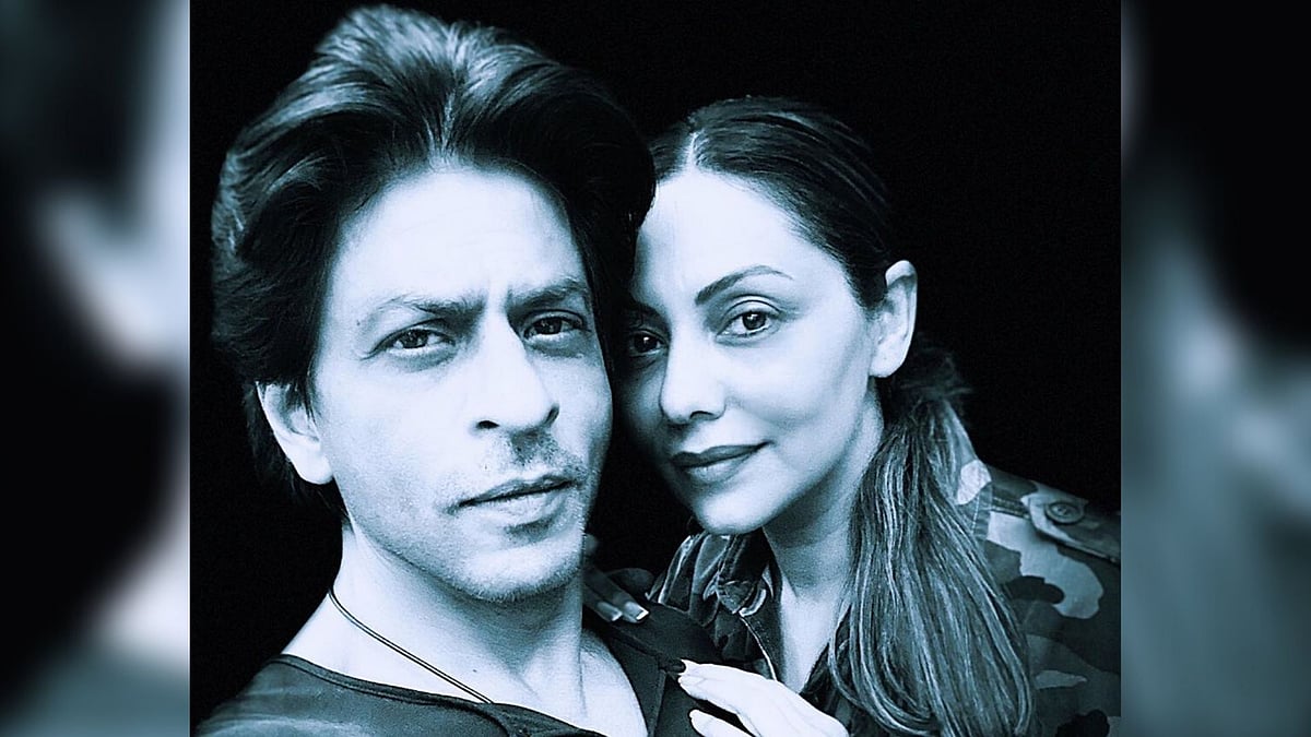 Shah Rukh Khan and Gauri Khan celebrate 28th wedding anniversary.