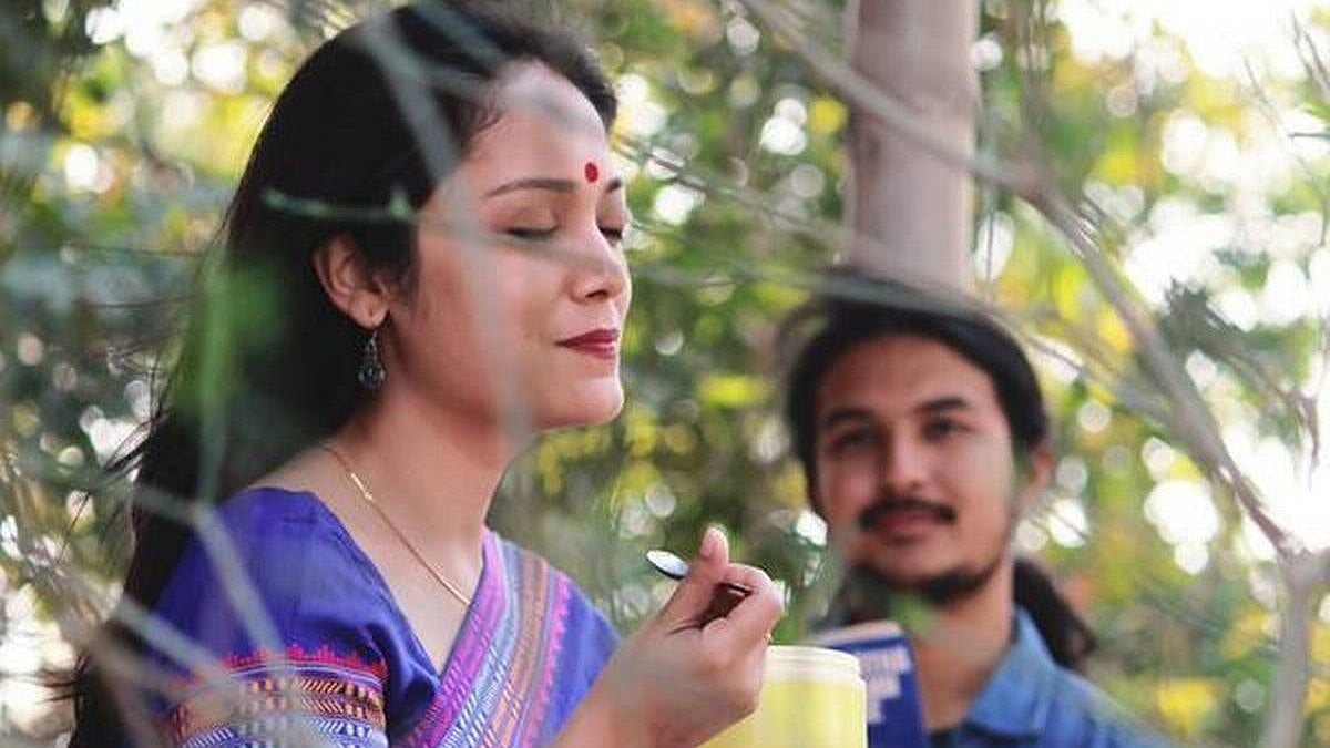 A still from <i>Aamis</i>.