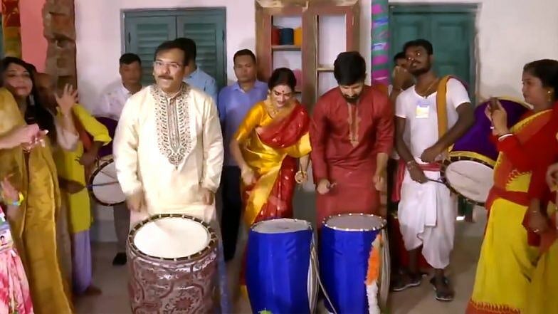 TMC MP Nusrat Jahan was seen playing the ‘dhaak’ in a Kolkata puja pandal