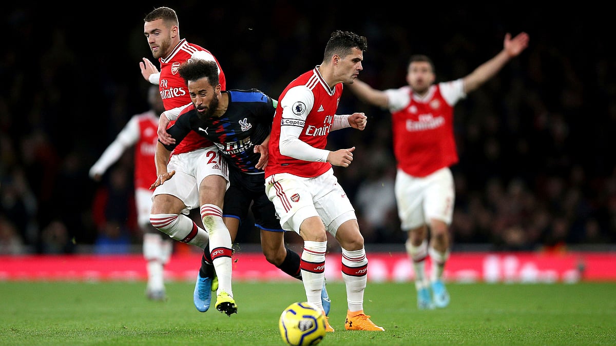 Arsenal Captain Granit Xhaka threw the captains’ armband and tore his jersey after being substituted in Arsenal’s 2-2 draw against Crystal Palace.