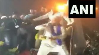 AIMIM Chief Asaduddin Owaisi performed a dance step while he was campaigning at a rally in Aurangabad in Maharashtra on Thursday, 17 October.