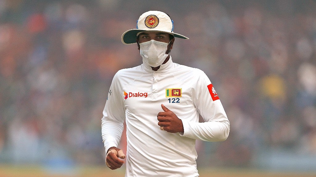 Air Pollution in Delhi: Playing sports outdoors is dangerous when air pollution levels plummet.