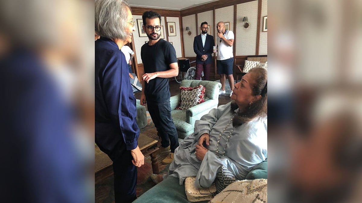 Shakun Batra and Hiroo Johar with Ma Anand Sheela. 