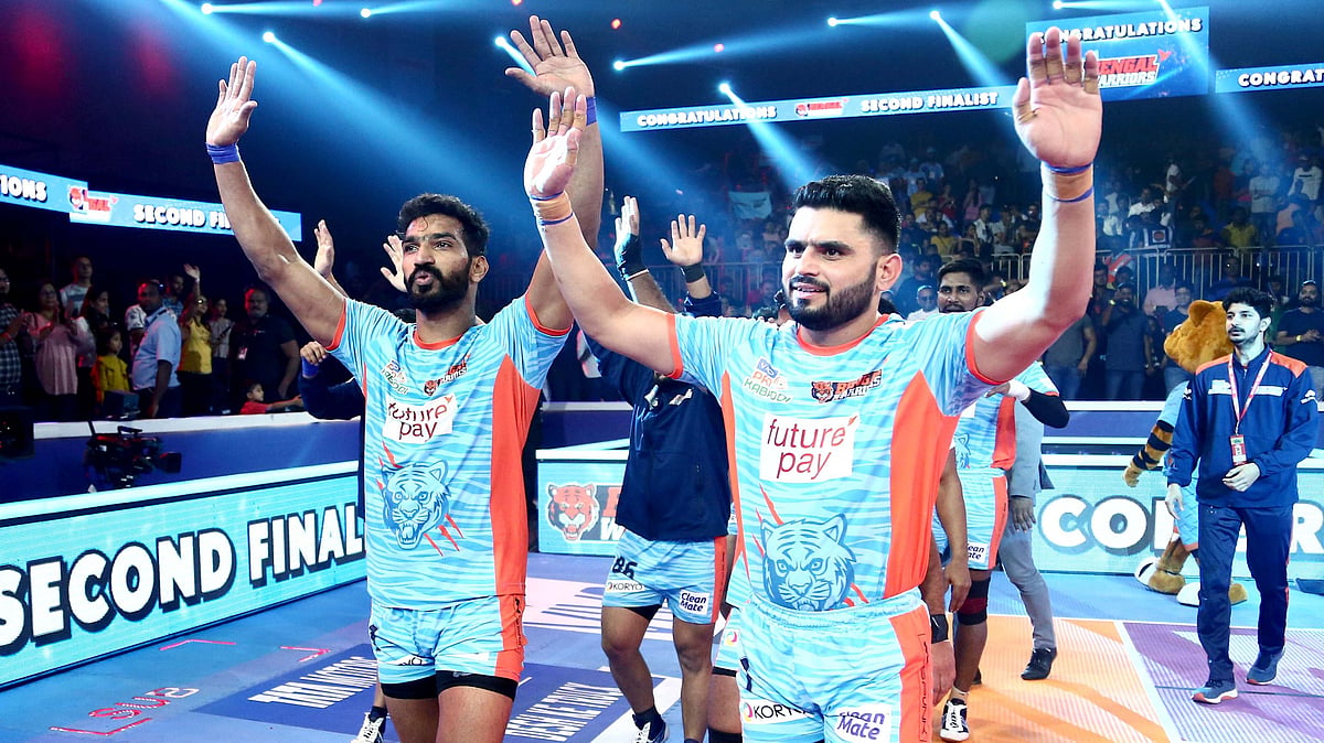Bengal Warriors celebrate after entering the 2019 IPL final.