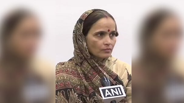 Kiran Tiwari, wife of Kamlesh Tiwari will be the new chief of the Hindu Samaj Party. 