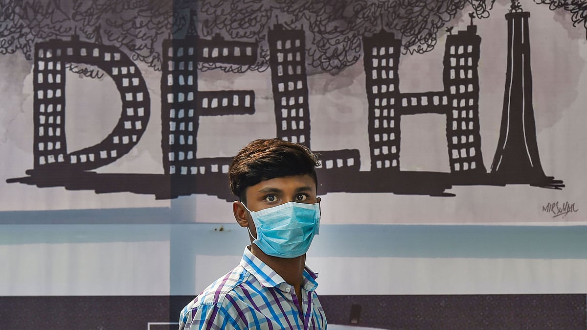 New Delhi: A boy is seen wearing a mask to get protection from air-pollution, in New Delhi, Friday, 1 Nov, 2019.&nbsp;