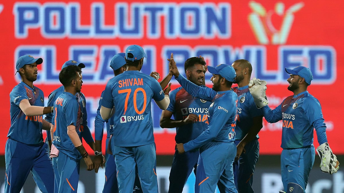 More than 25,000 crazy cricket fans paid little heed to public health emergency, thronging the Arun Jaitley Stadium in large numbers.