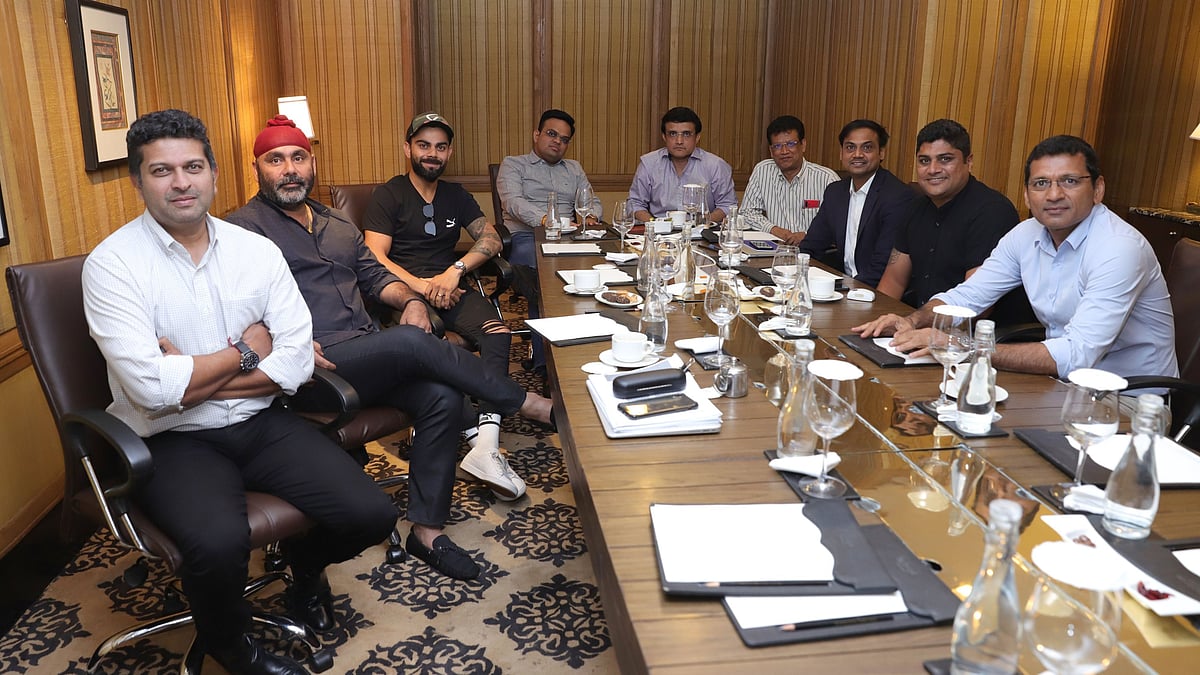 Devang Gandhi (extreme right) has stated that he was invited by Bengal coach Arun Lal.