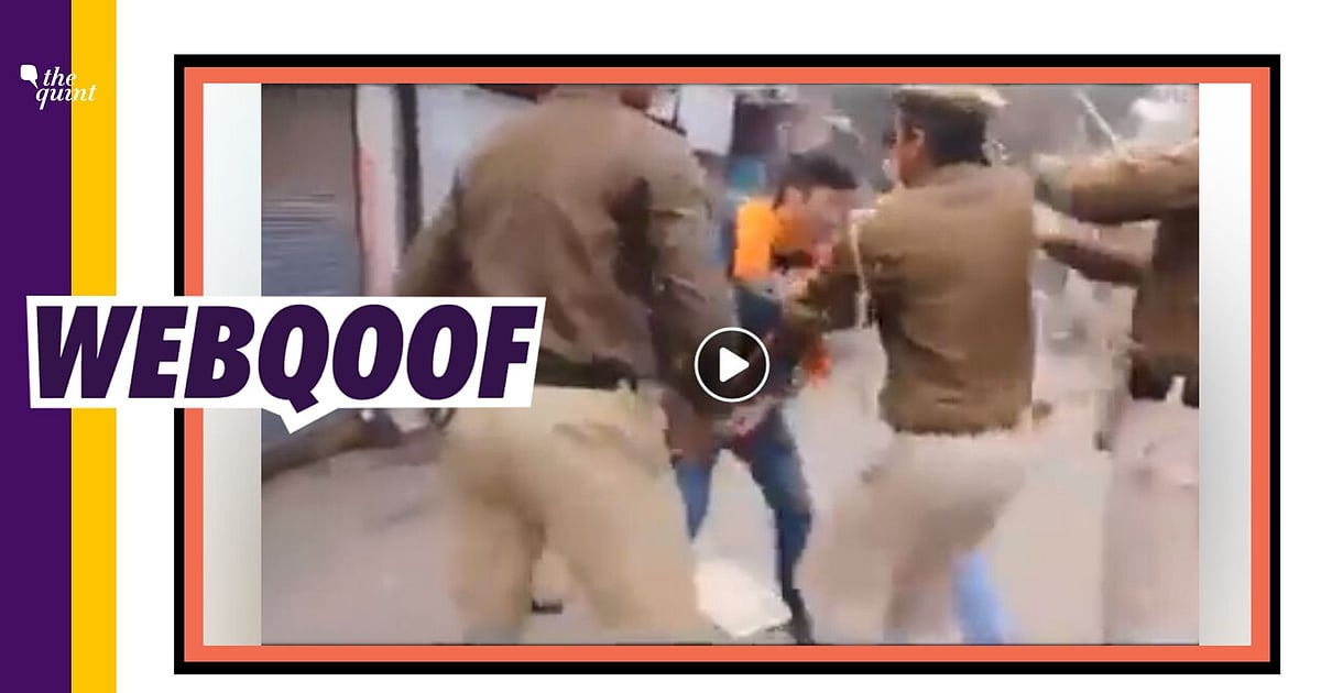 Image accompanying Cops from Lucknow beating protesters