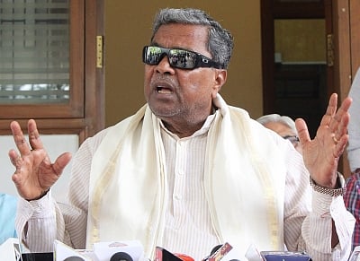 Bengaluru: Congress leader Siddaramaiah addresses a press conference in Bengaluru on Aug 23, 2019. (Photo: IANS)