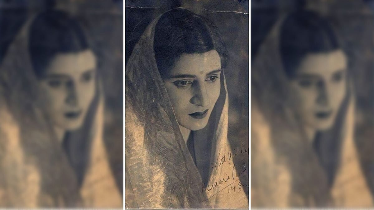 Pran dressed as a woman.