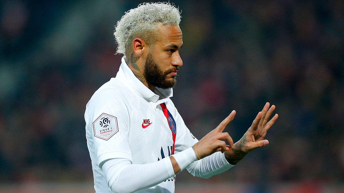 Neymar, who said after the game that he knew Bryant, looked solemn-faced as he held his fingers up to the camera on the side of the field.