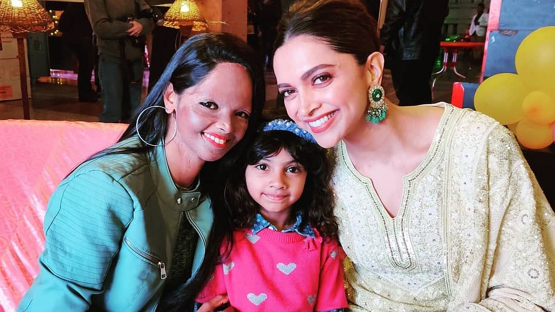 Laxmi Agarwal with her daughter Pihu and Deepika Padukone.&nbsp;