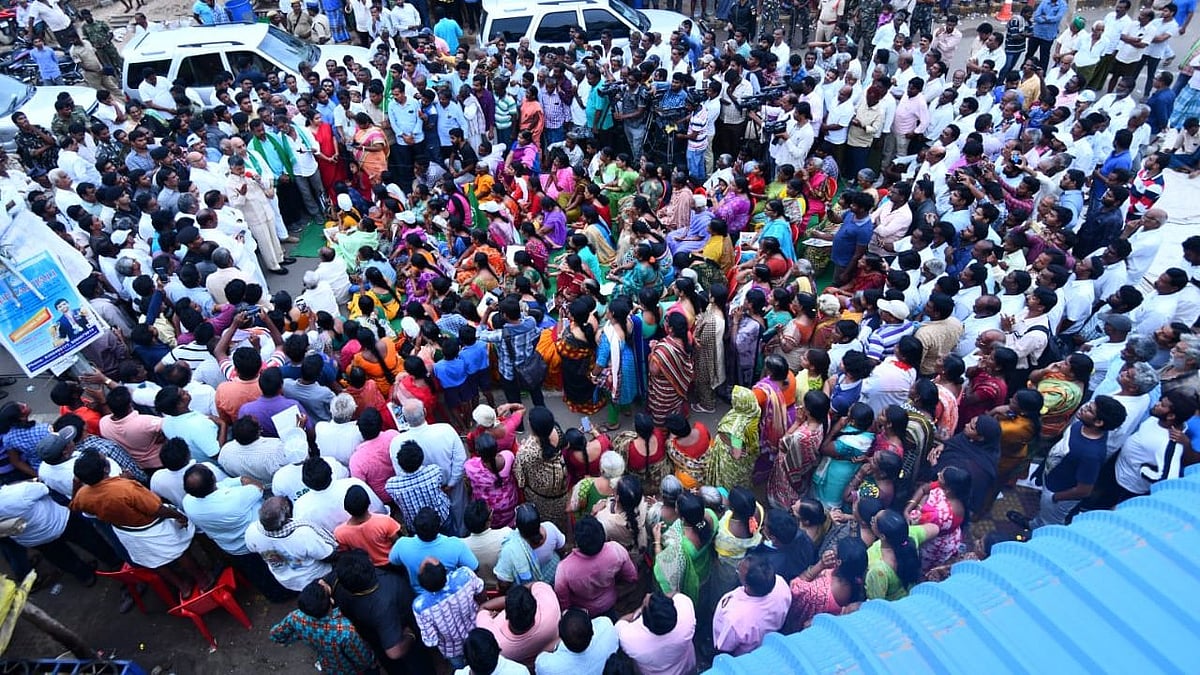 Thousands participated in the march organised by the Amaravati Joint Action Committee and the Amaravati Parirakshana Samithi.