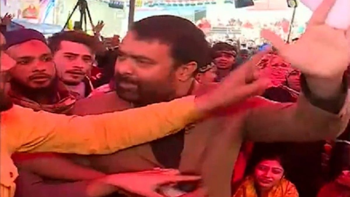 News Nation editor Deepak Chaurasia attacked at Shaheen Bagh