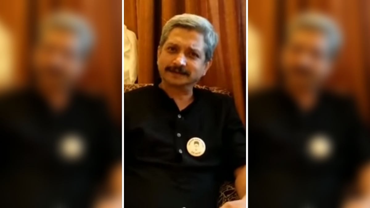 Several students alleged that Yogesh Soman had made objectionable remarks against former Congress president Rahul Gandhi.