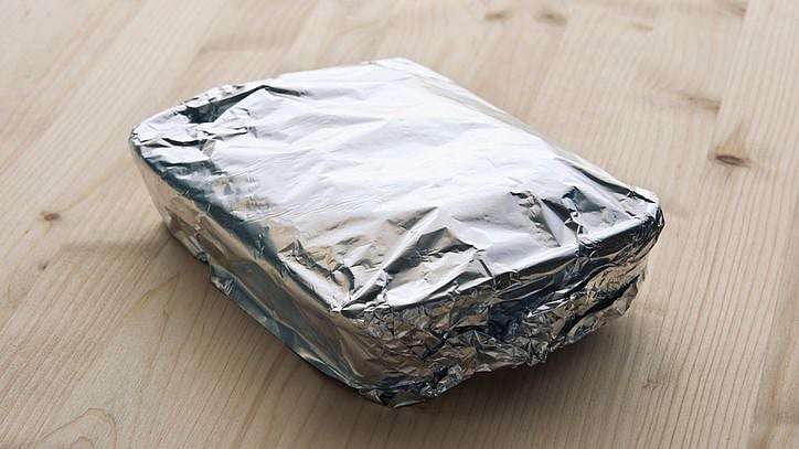 A high intake of aluminium compounds can cause, among other things, neurotoxic developmental disorders as well as damage the kidneys, liver and bones.