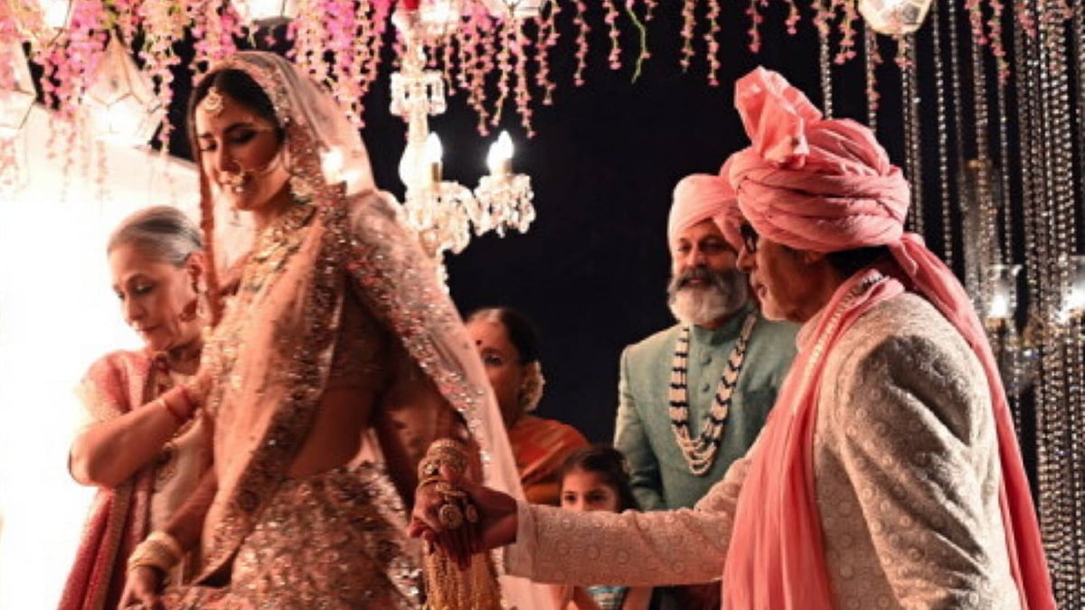 Amitabh Bachchan, Jaya Bachchan  and Katrina Kaif on the sets of an ad shoot.